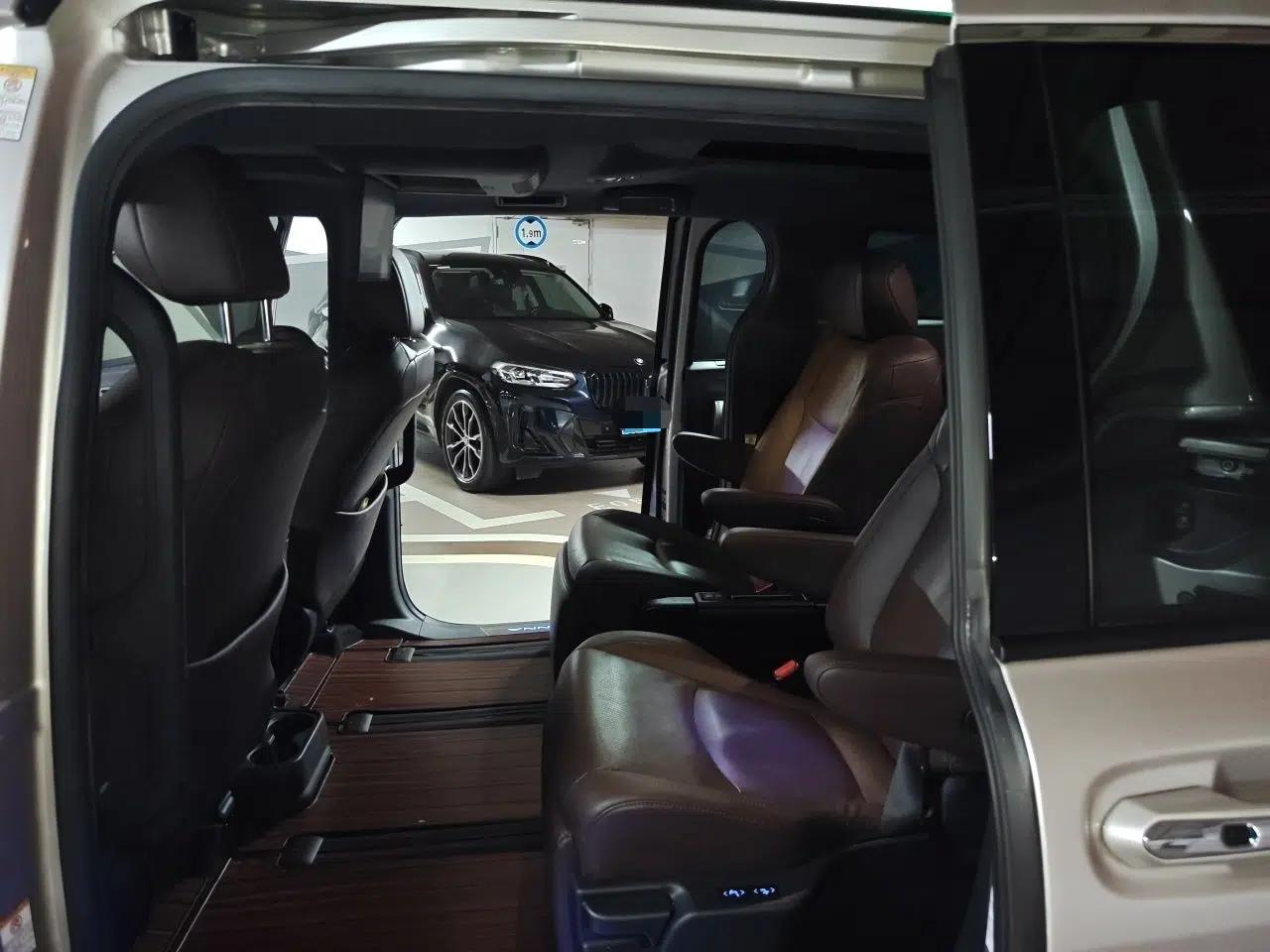 Toyota SIENNA 2021 2.5L Hybrid Platinum Edition — миниатюра 17