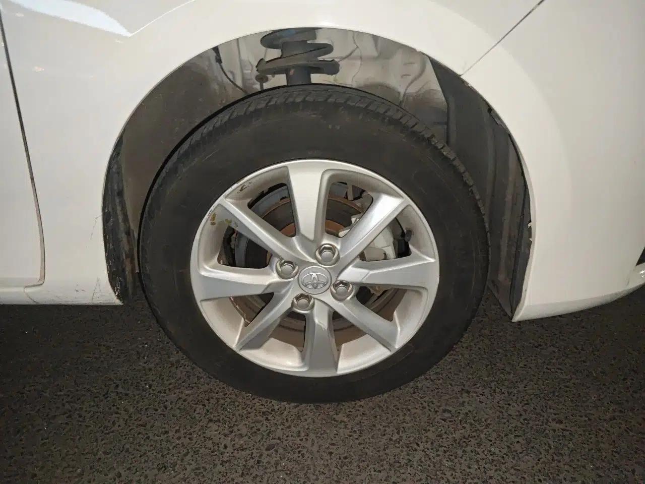 Toyota YARiS L Zhi Xuan 2016 Revised 1.5E CVT Charming Edition — миниатюра 2