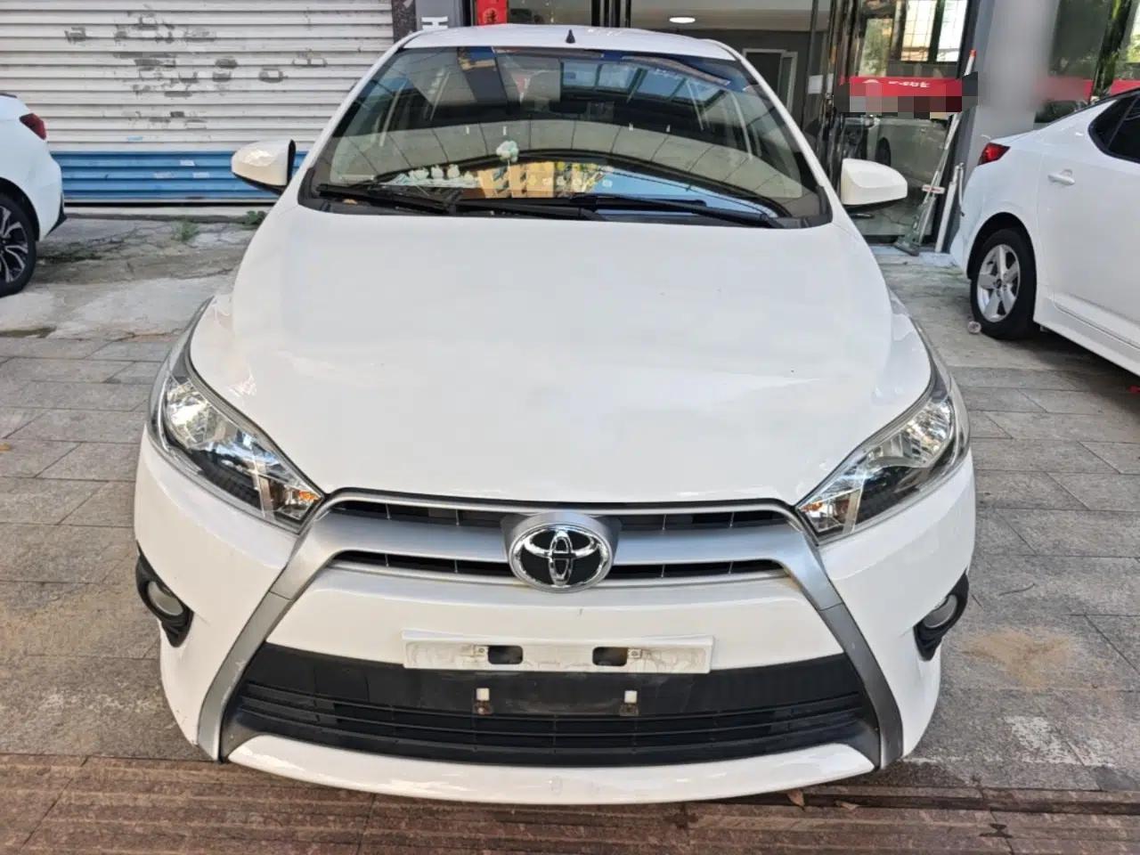 Toyota YARiS L Zhi Xuan 2015 1.5E Automatic Charm Edition — миниатюра 2