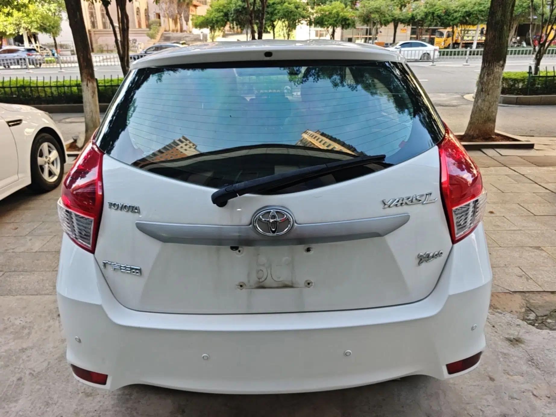 Toyota YARiS L Zhi Xuan 2015 1.5E Automatic Charm Edition — миниатюра 5