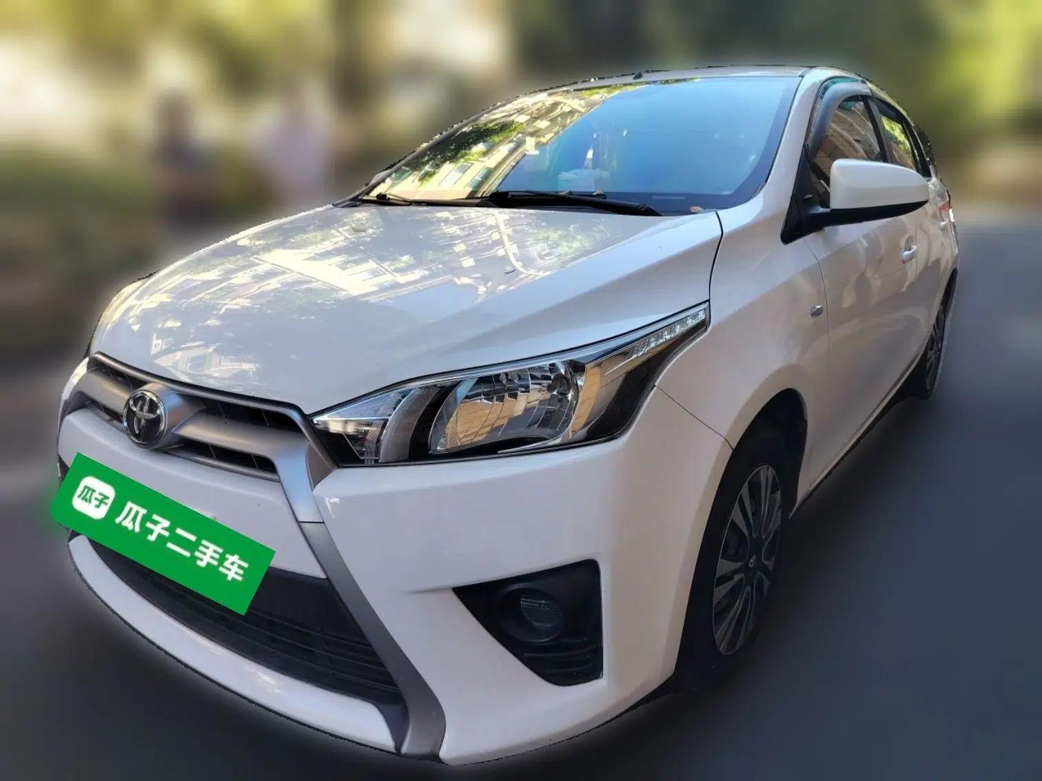 Toyota YARiS L Zhi Xuan 2015 1.5E Automatic Charm Edition — миниатюра 1