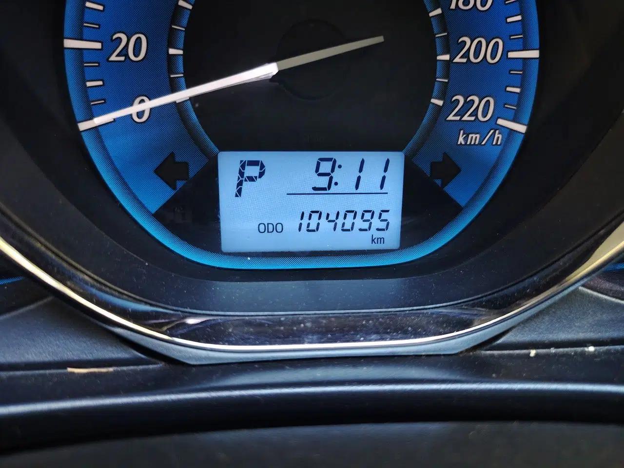 Toyota YARiS L Zhi Xuan 2015 1.5E Automatic Charm Edition — миниатюра 12