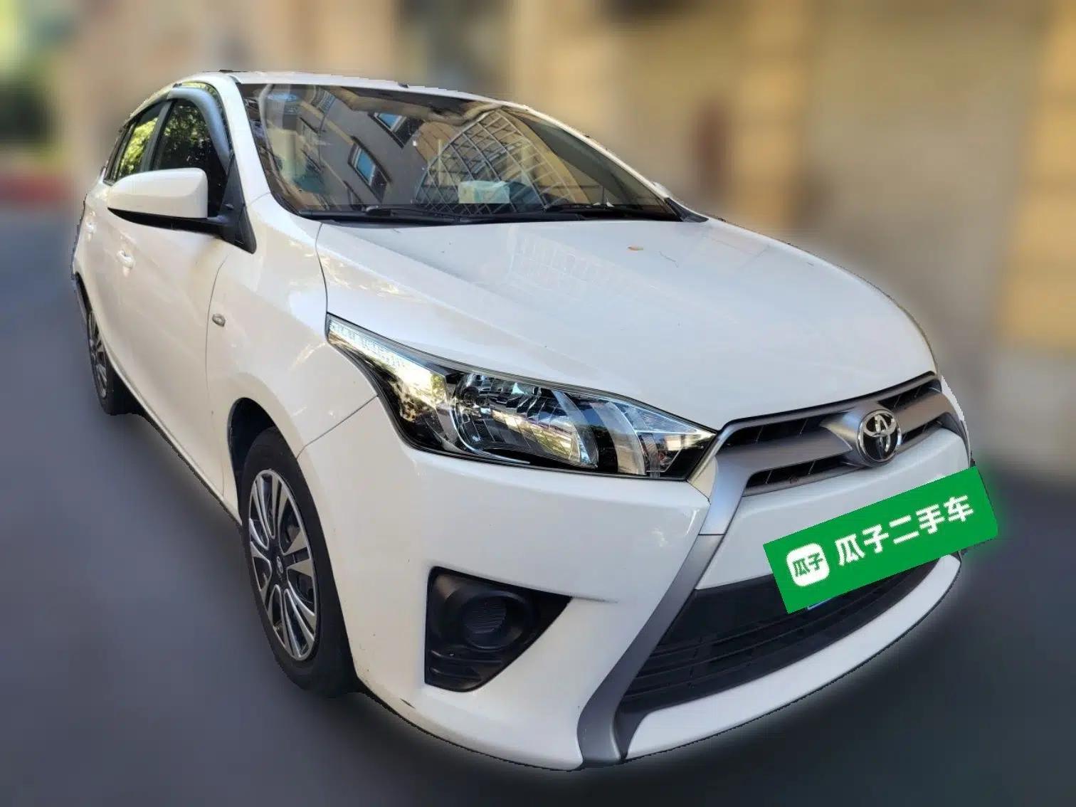 Toyota YARiS L Zhi Xuan 2015 1.5E Automatic Charm Edition — миниатюра 3