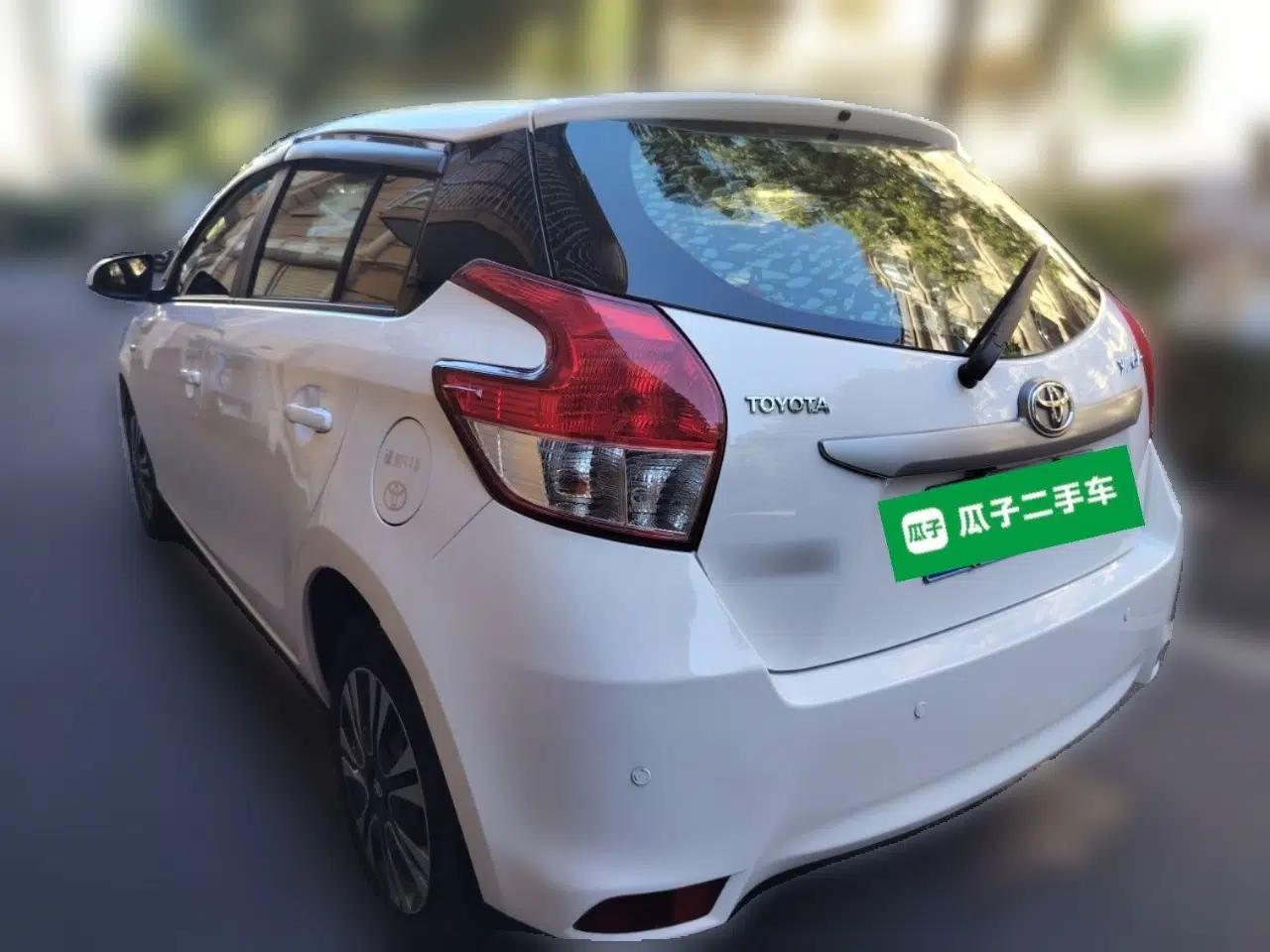 Toyota YARiS L Zhi Xuan 2015 1.5E Automatic Charm Edition — миниатюра 4