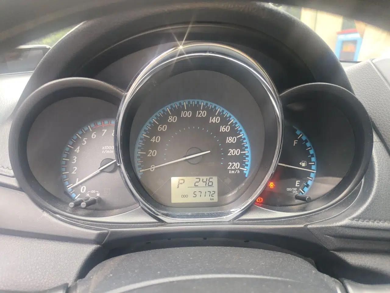 Toyota YARiS L Zhi Xuan 2016 Revised 1.5E CVT Charming Edition — миниатюра 11