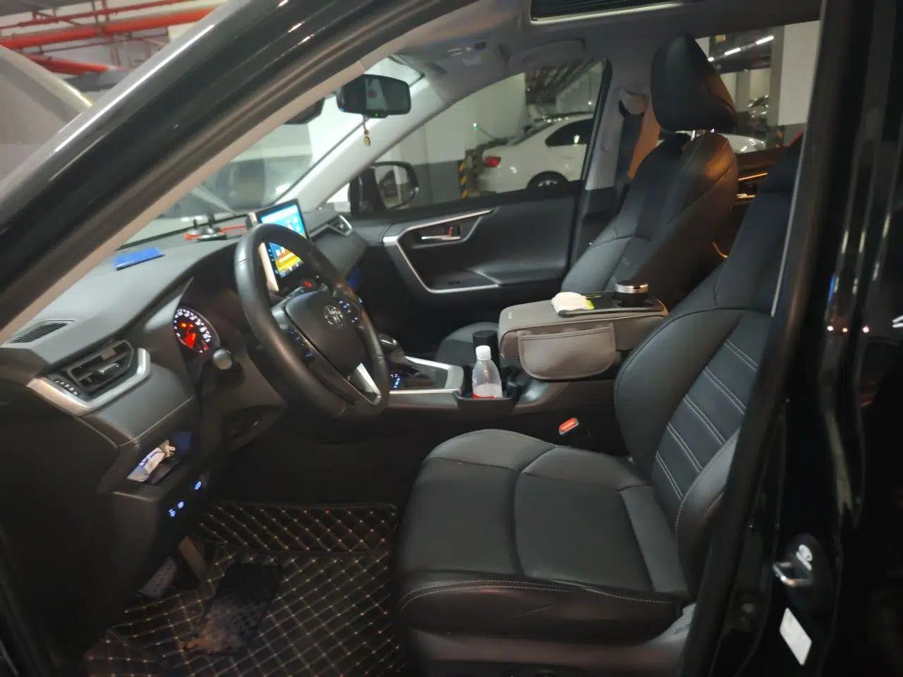 Toyota Wildlander 2020 2.0L CVT Two-Wheel Drive Prestige Edition — миниатюра 15