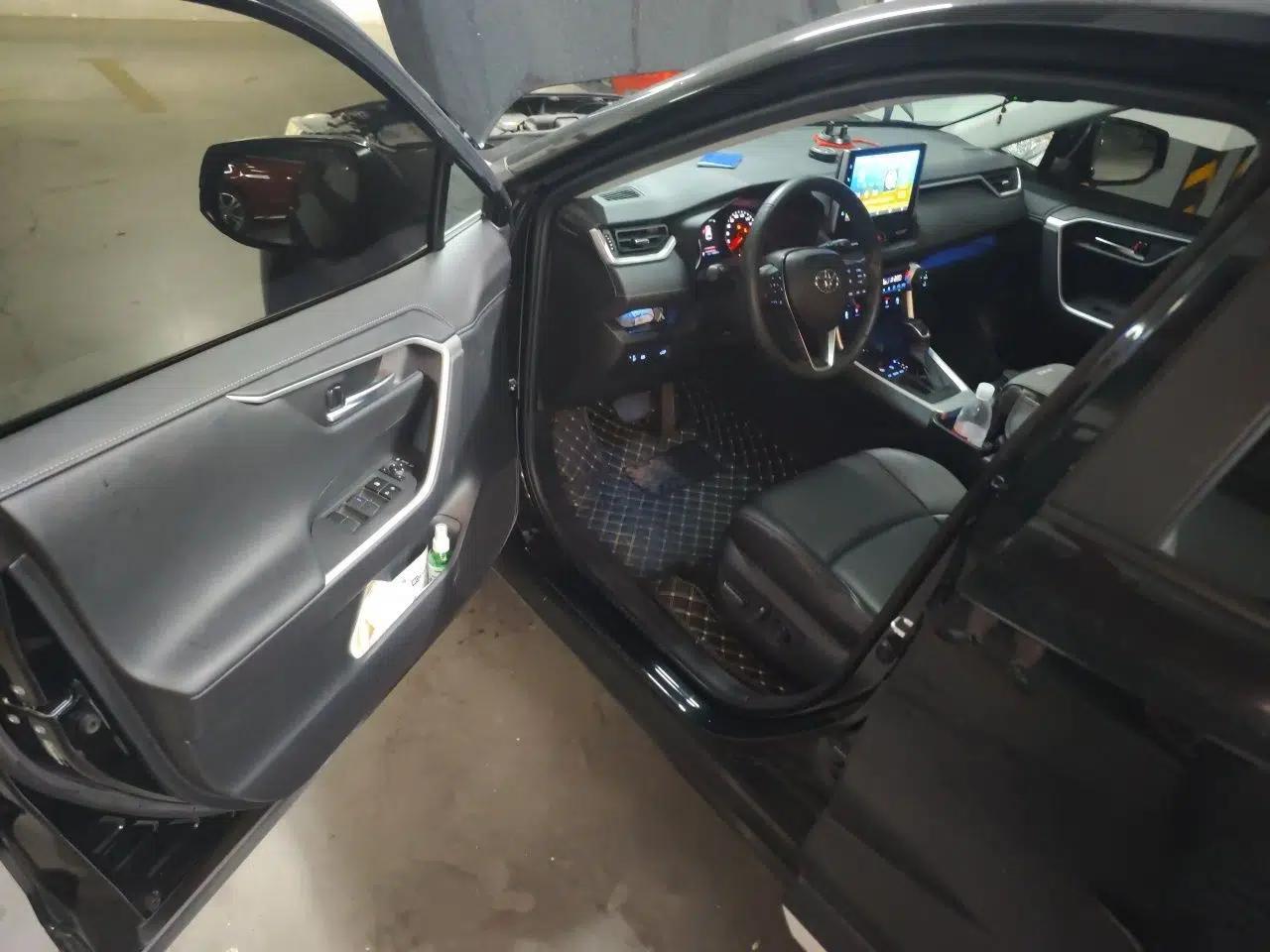 Toyota Wildlander 2020 2.0L CVT Two-Wheel Drive Prestige Edition — миниатюра 16