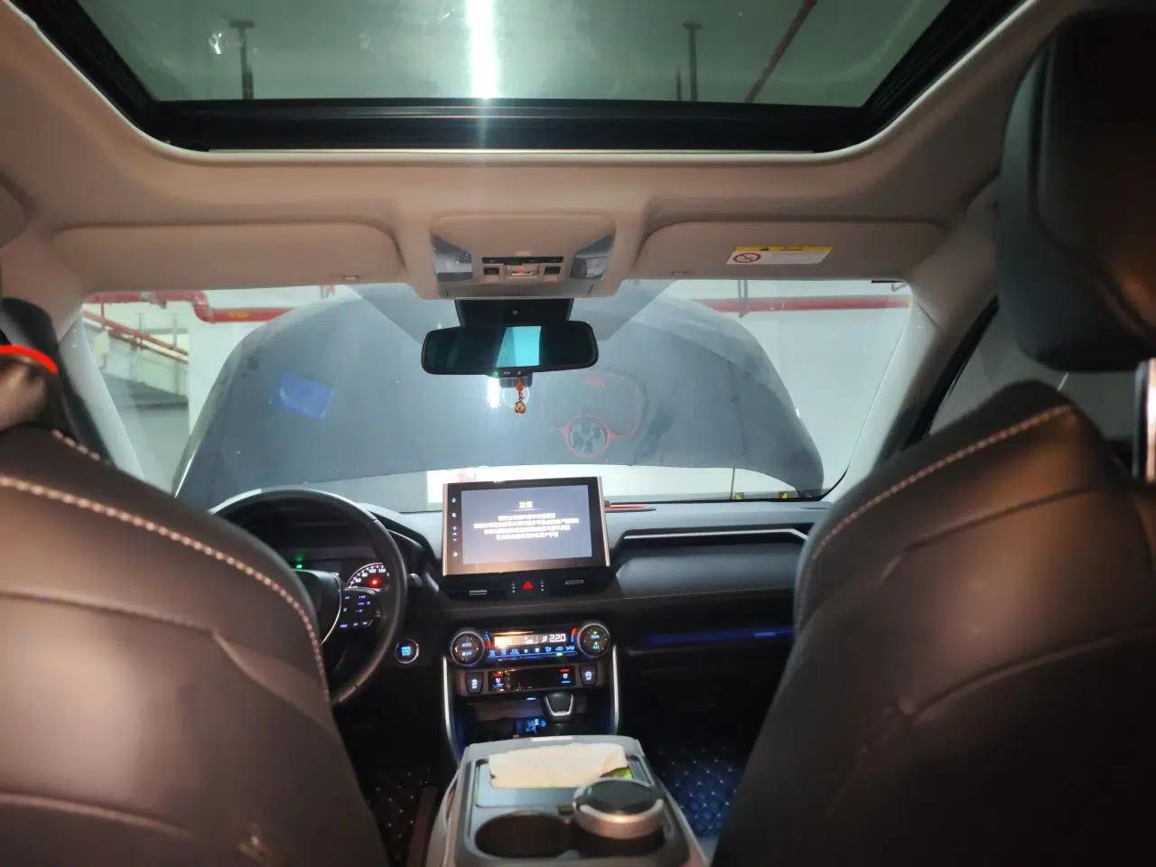 Toyota Wildlander 2020 2.0L CVT Two-Wheel Drive Prestige Edition — миниатюра 18