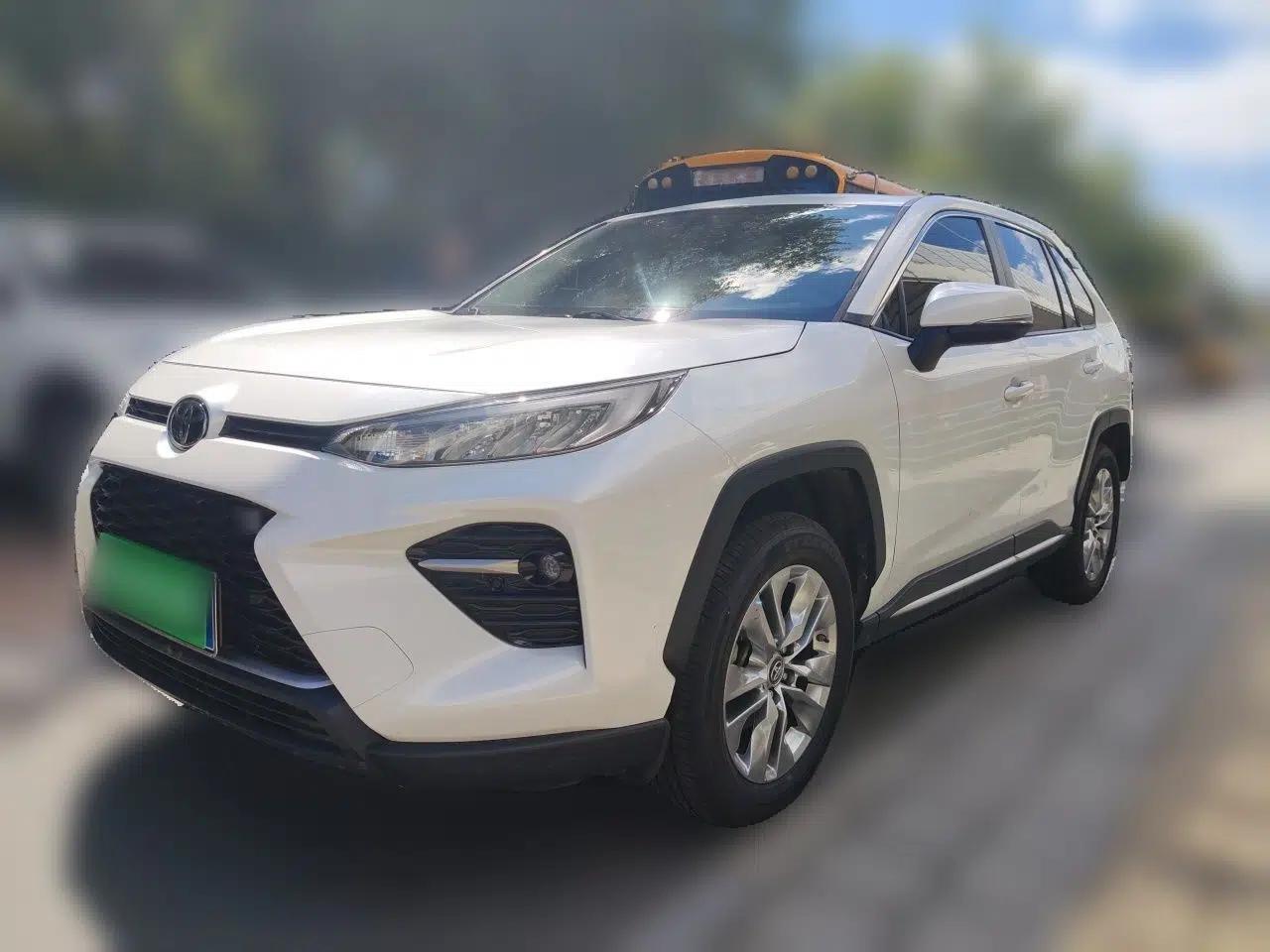 Toyota Wildlander 2020 2.0L CVT 4x4 Luxury Edition — миниатюра 1