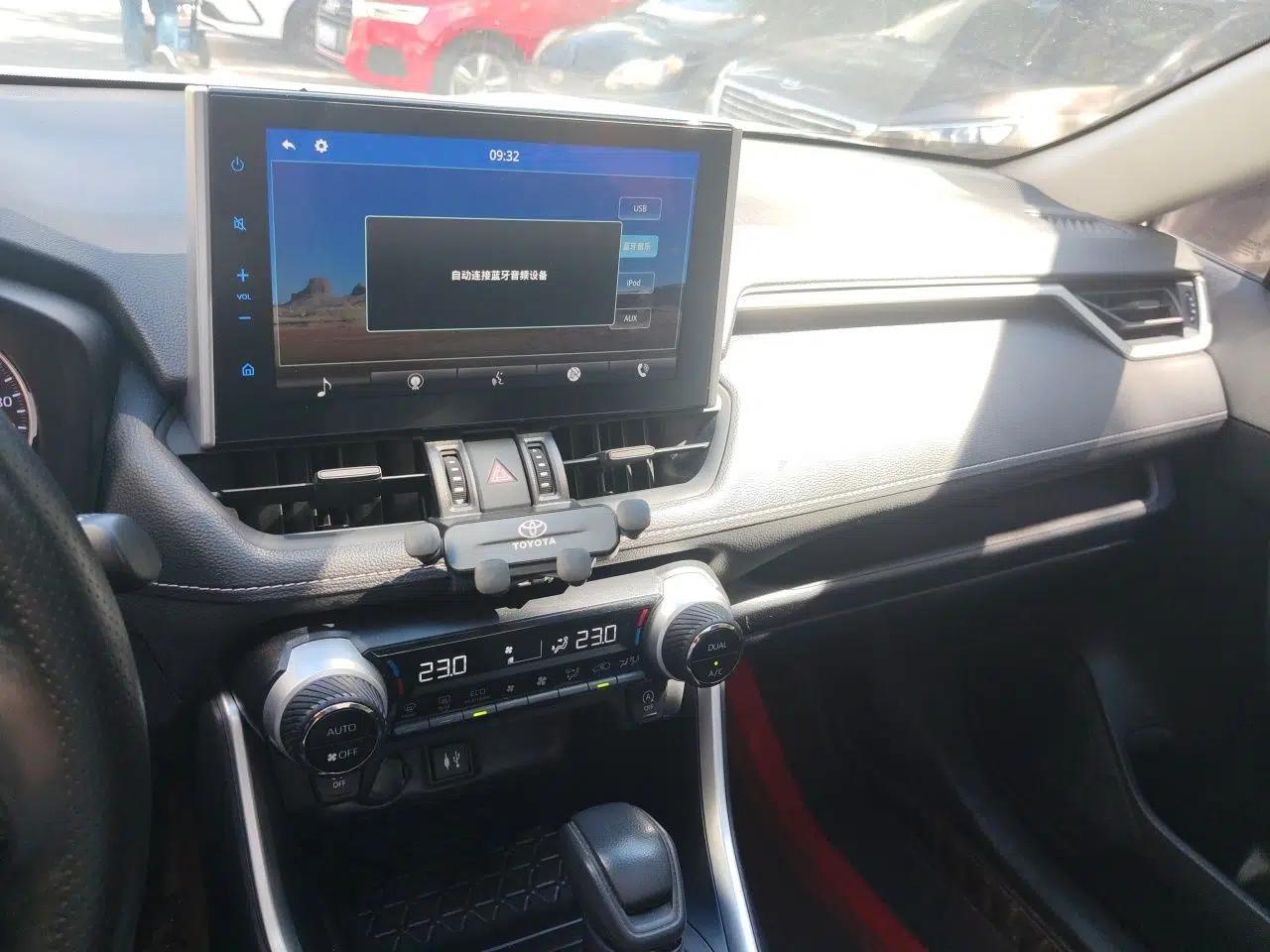 Toyota Wildlander 2020 2.0L CVT 4x4 Luxury Edition — миниатюра 13