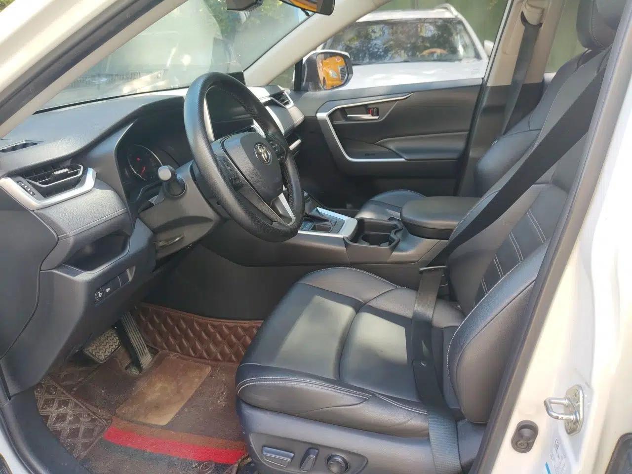 Toyota Wildlander 2020 2.0L CVT 4x4 Luxury Edition — миниатюра 15