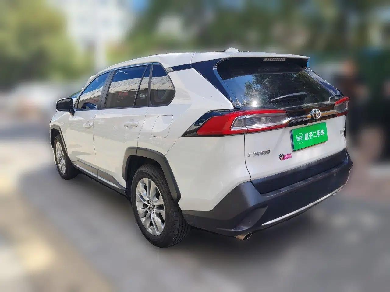 Toyota Wildlander 2020 2.0L CVT 4x4 Luxury Edition — миниатюра 4