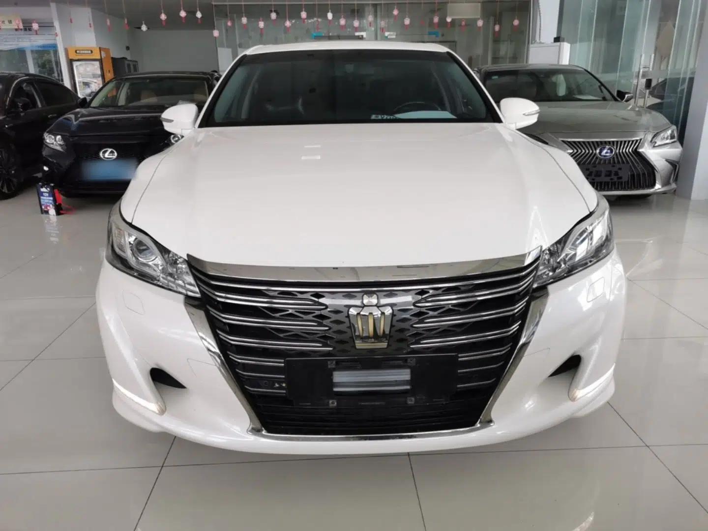 Toyota Crown 2018 2.0T Fashion Edition — миниатюра 2