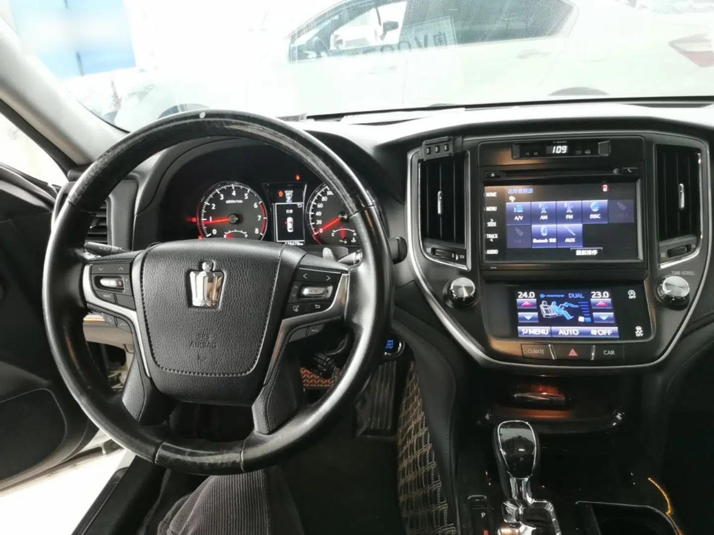 Toyota Crown 2018 2.0T Fashion Edition — миниатюра 12