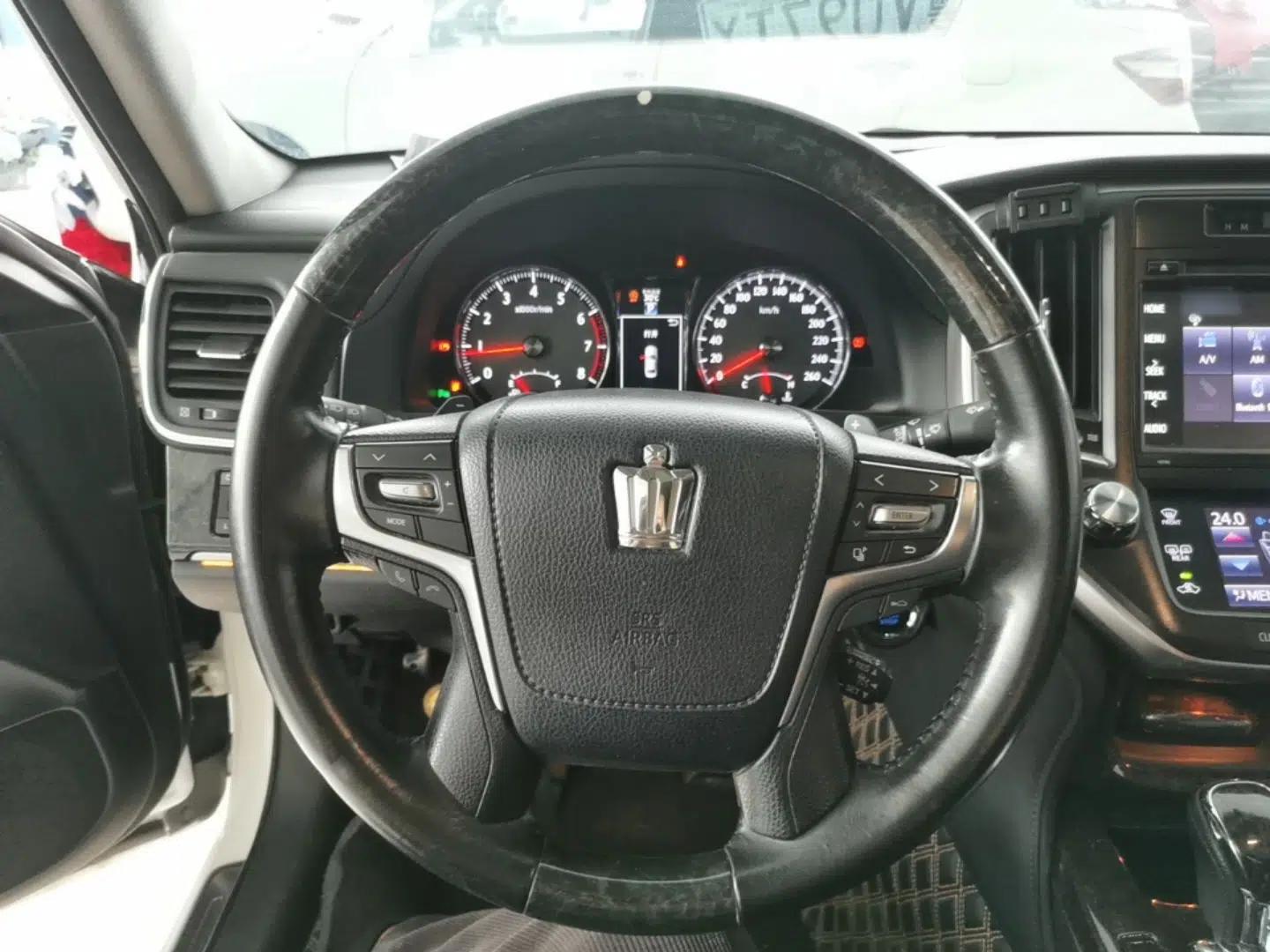 Toyota Crown 2018 2.0T Fashion Edition — миниатюра 13
