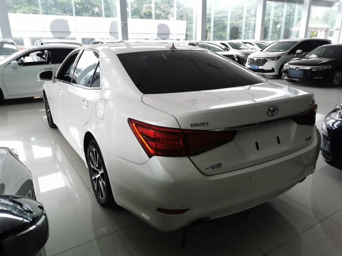 Toyota Crown 2018 2.0T Fashion Edition — миниатюра 4