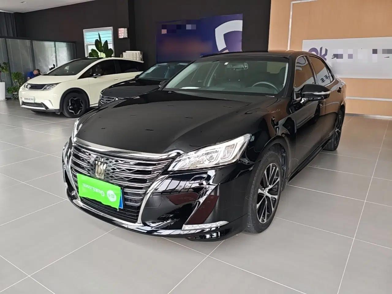 Toyota Crown 2018 2.0T Fashion Edition — миниатюра 1