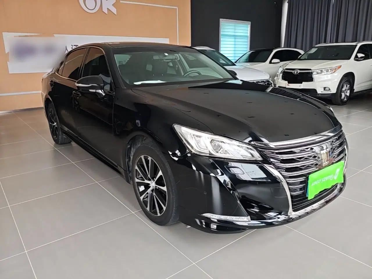 Toyota Crown 2018 2.0T Fashion Edition — миниатюра 3