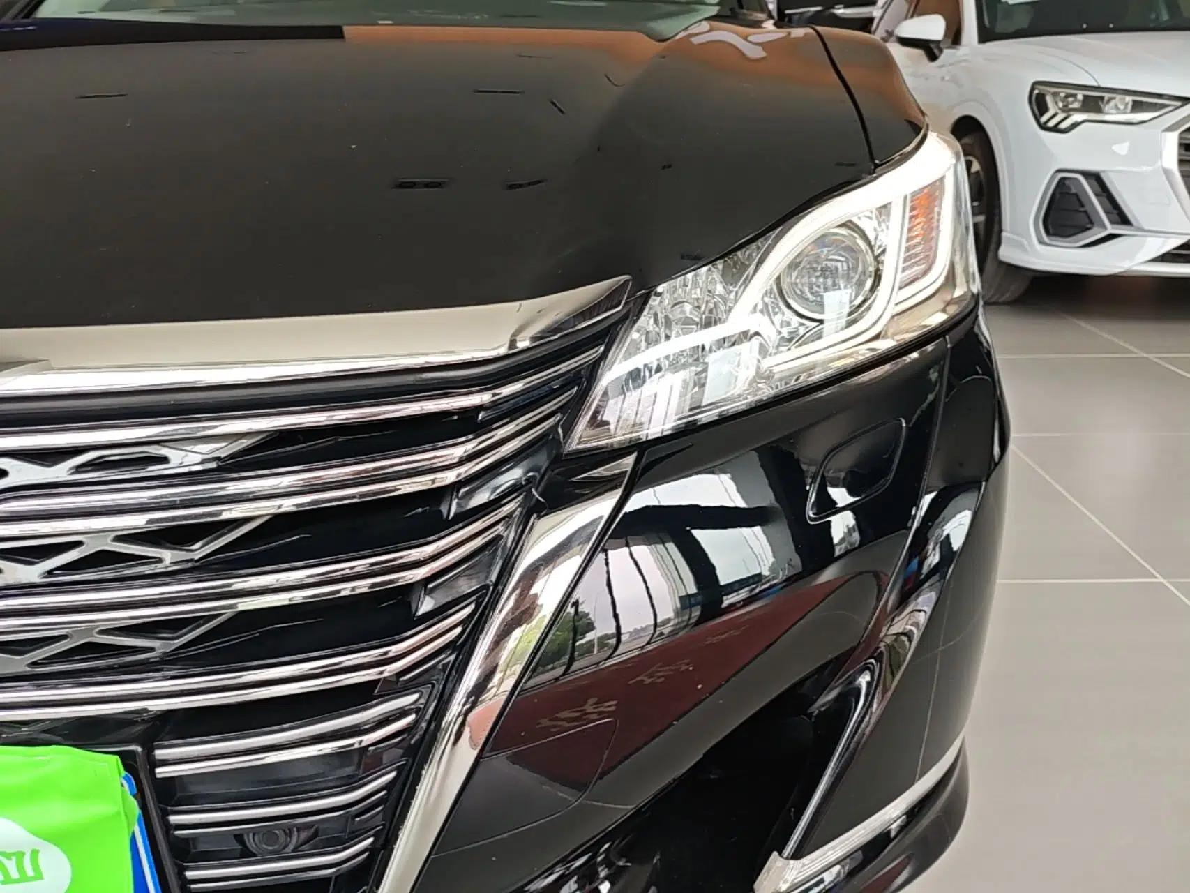 Toyota Crown 2018 2.0T Fashion Edition — миниатюра 8