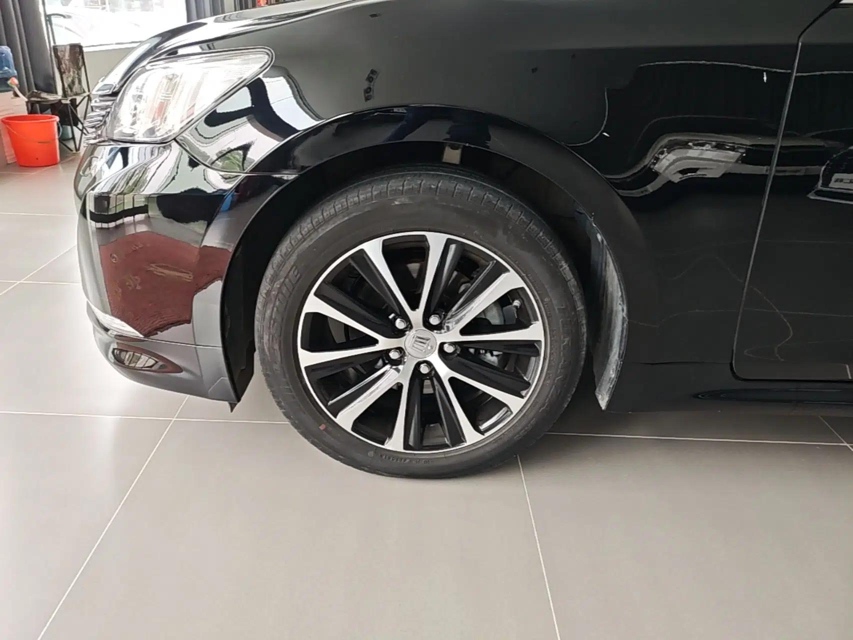 Toyota Crown 2018 2.0T Fashion Edition — миниатюра 10