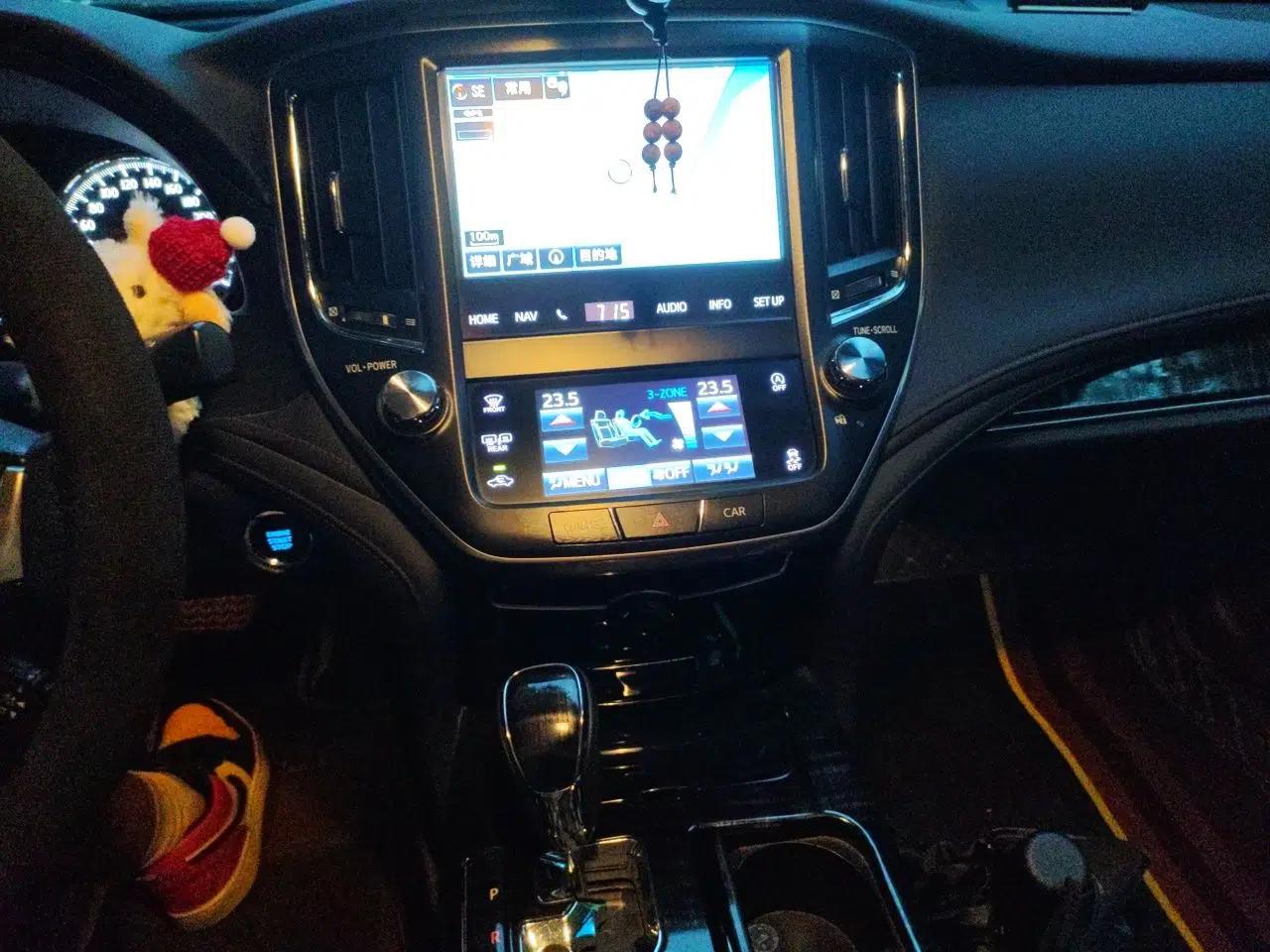 Toyota Crown 2015 2.0T Premium Edition — миниатюра 13