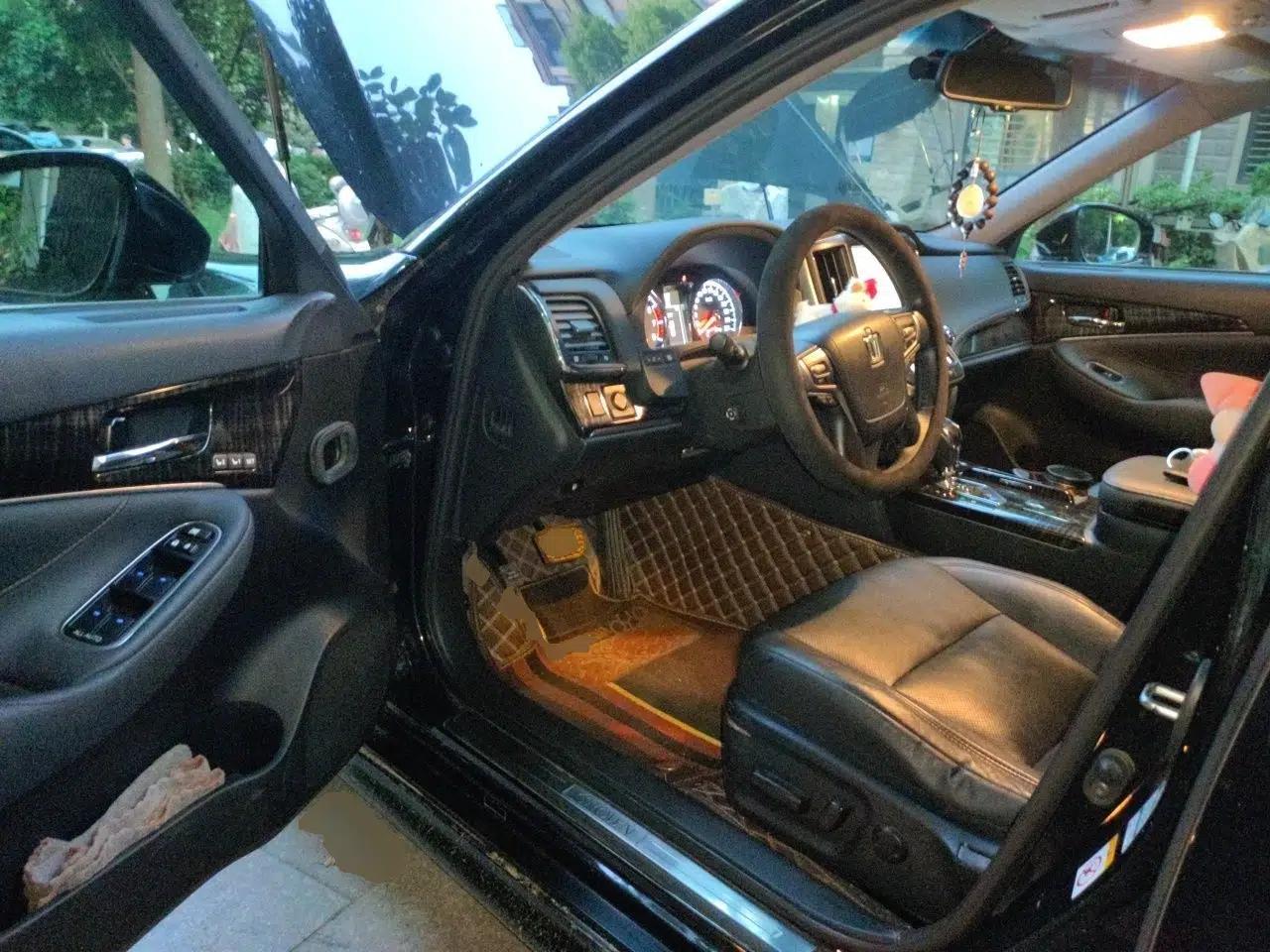 Toyota Crown 2015 2.0T Premium Edition — миниатюра 16