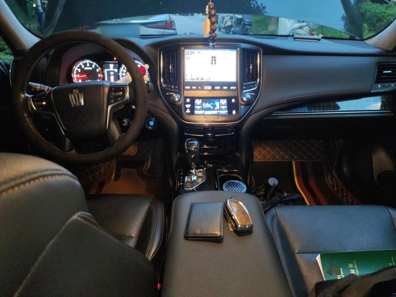 Toyota Crown 2015 2.0T Premium Edition — миниатюра 9