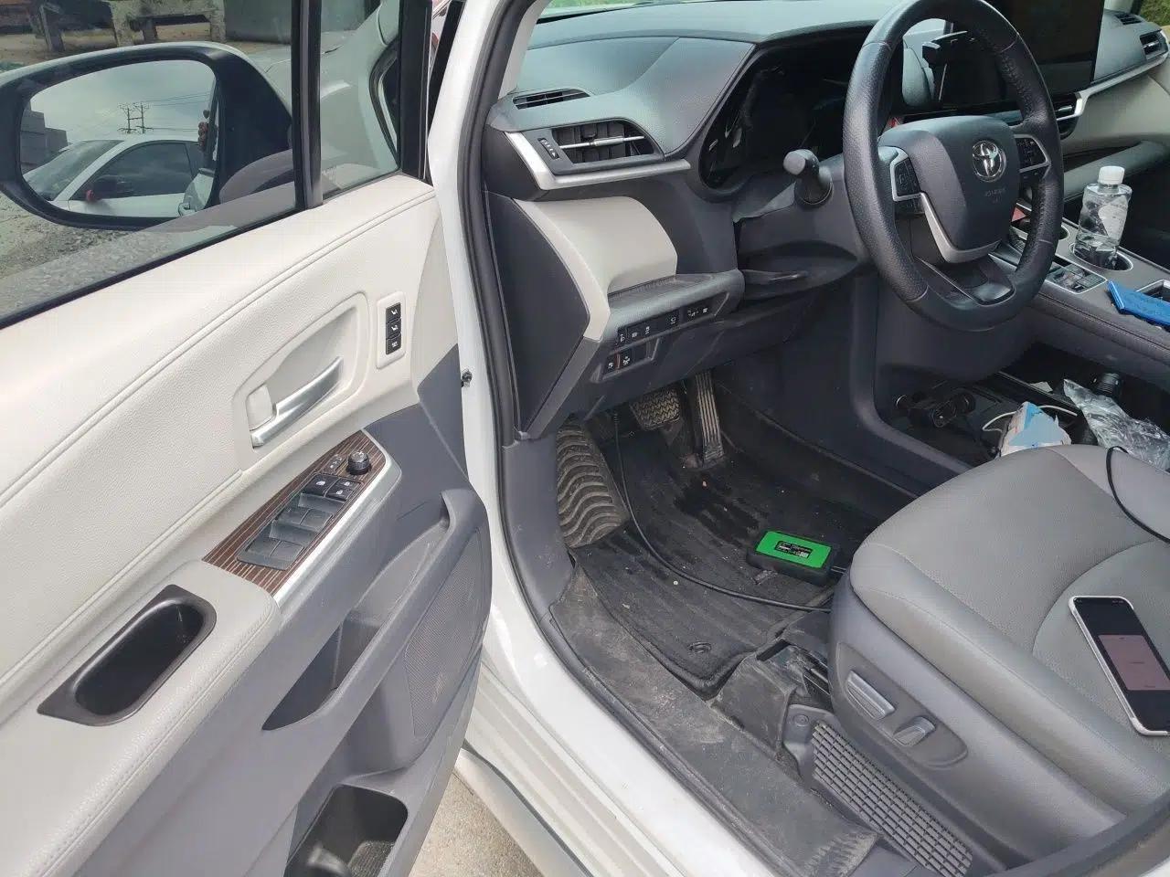 Toyota Granvia 2023 2.5L Hybrid Prestige PLUS Edition — миниатюра 16