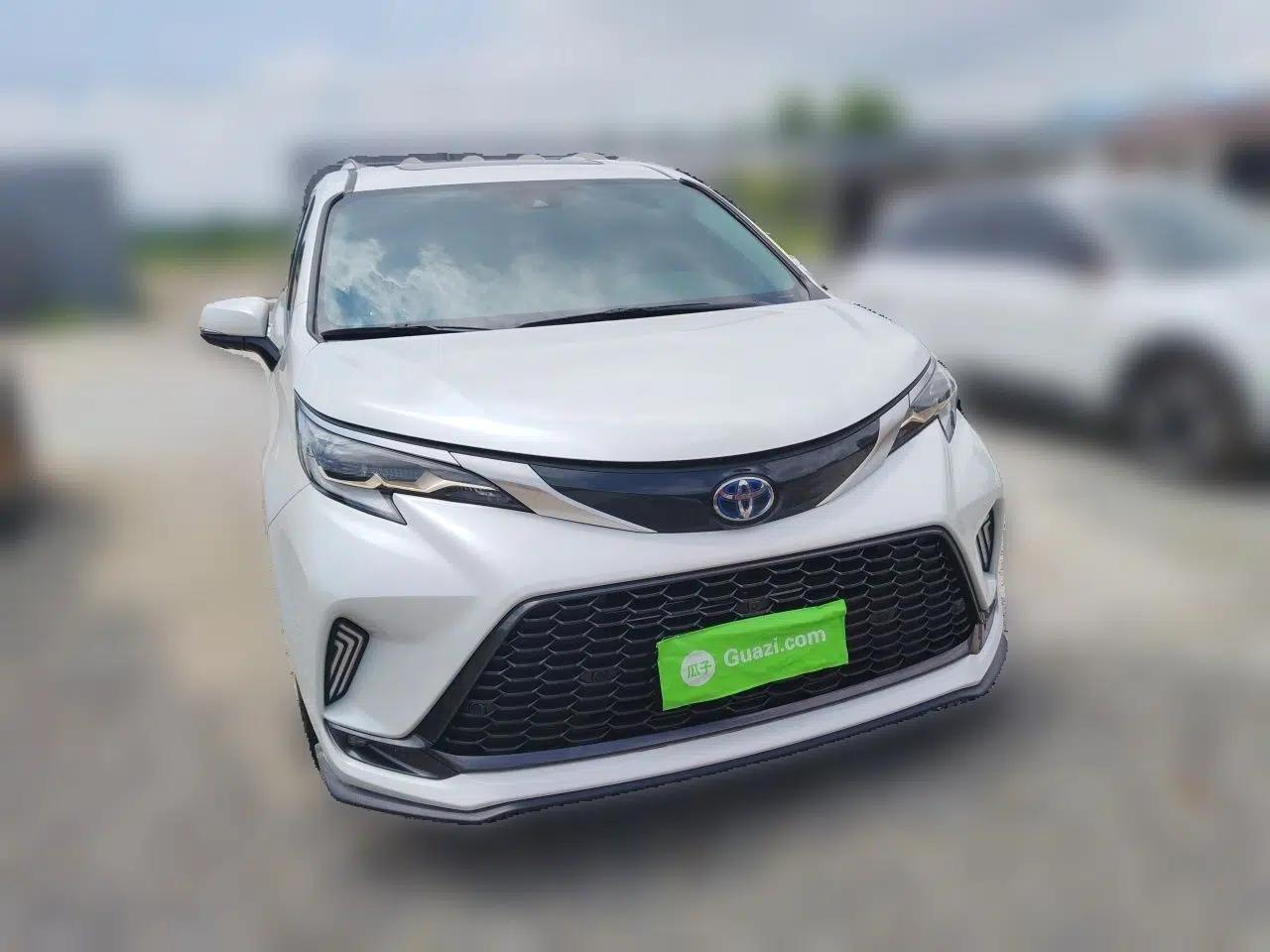 Toyota Granvia 2023 2.5L Hybrid Prestige PLUS Edition — миниатюра 3