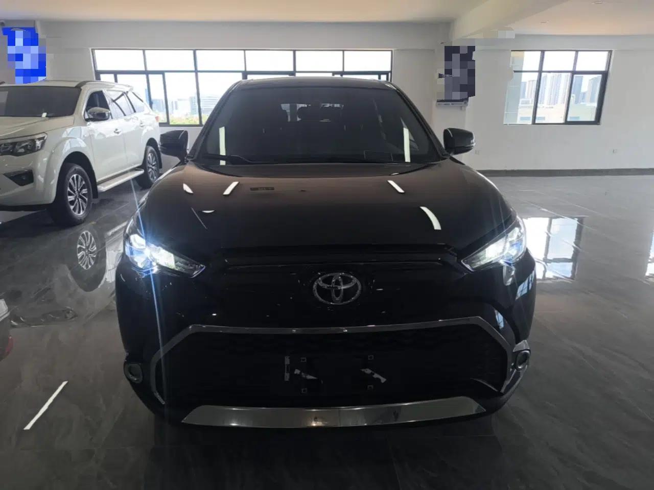 Toyota FRONTLANDER 2023 2.0L CVT Elite Edition — миниатюра 2