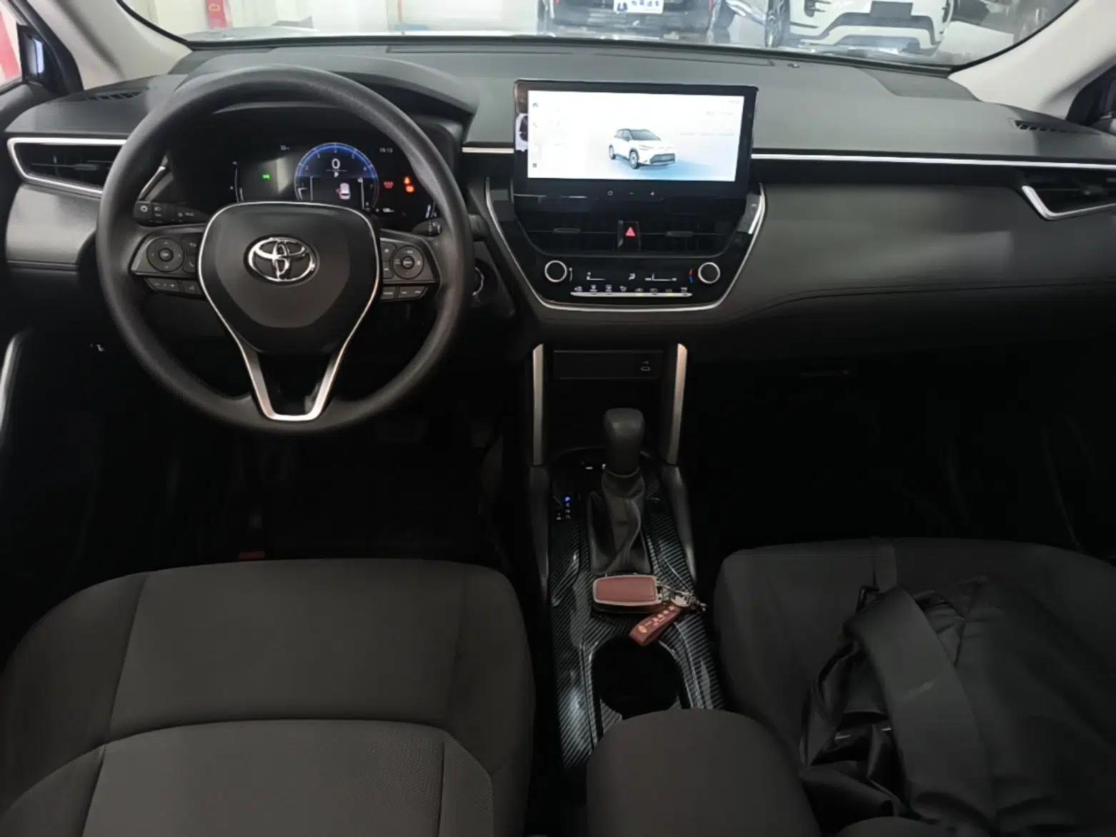 Toyota FRONTLANDER 2023 2.0L CVT Elite Edition — миниатюра 12