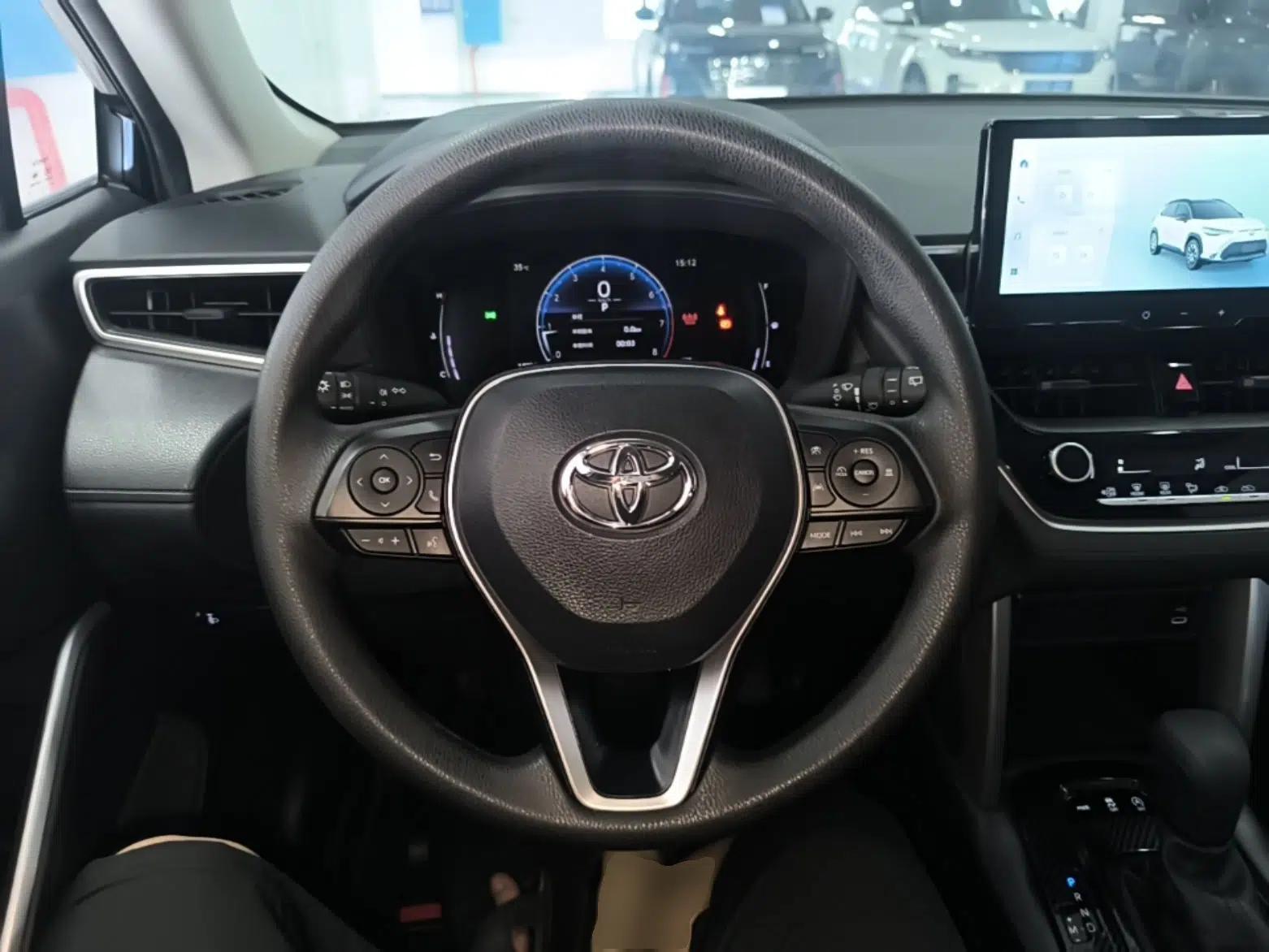 Toyota FRONTLANDER 2023 2.0L CVT Elite Edition — миниатюра 13