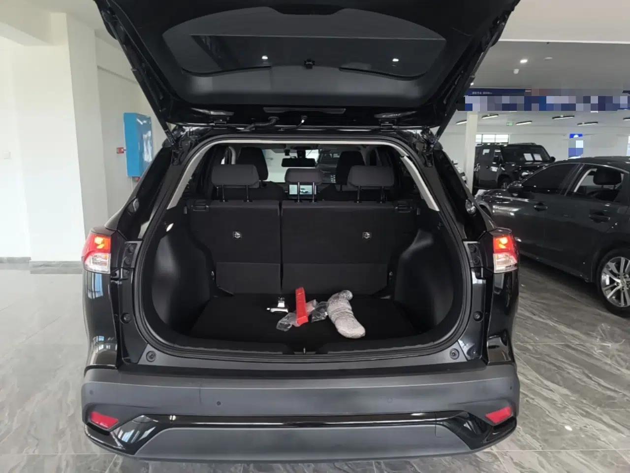 Toyota FRONTLANDER 2023 2.0L CVT Elite Edition — миниатюра 22