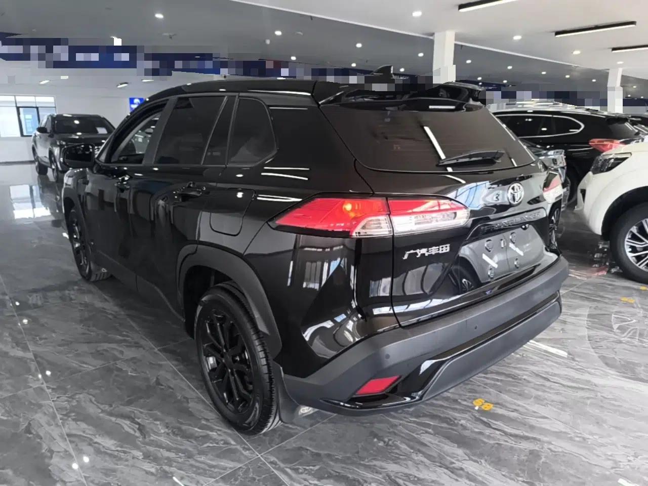 Toyota FRONTLANDER 2023 2.0L CVT Elite Edition — миниатюра 4