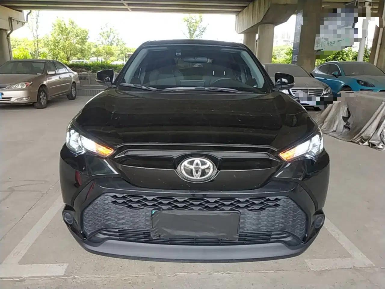 Toyota FRONTLANDER 2024 2.0L CVT Elite Plus Edition — миниатюра 2