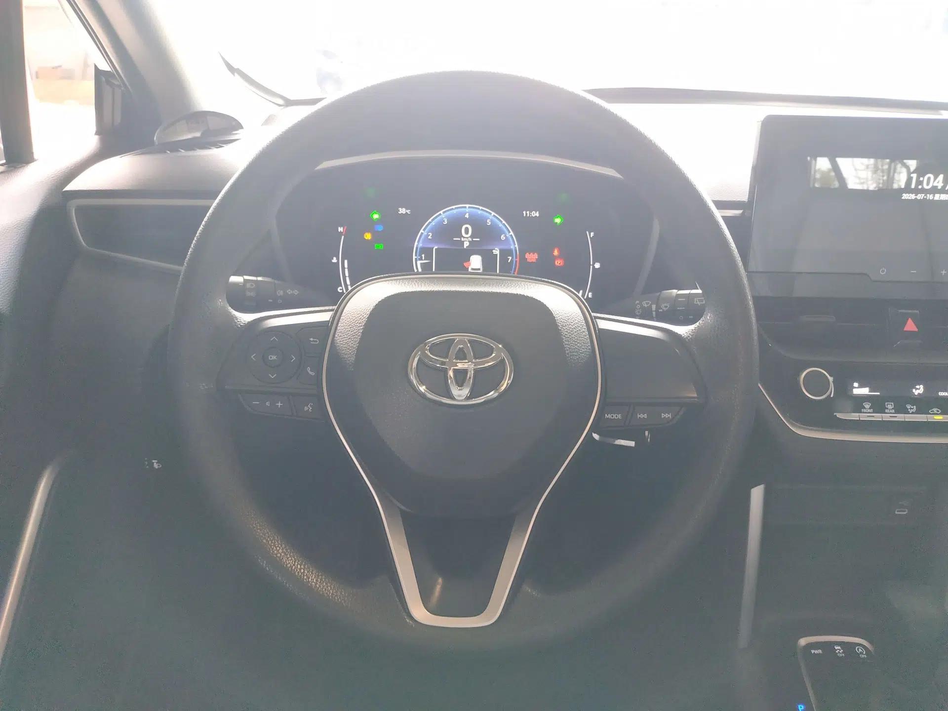 Toyota FRONTLANDER 2024 2.0L CVT Elite Plus Edition — миниатюра 13
