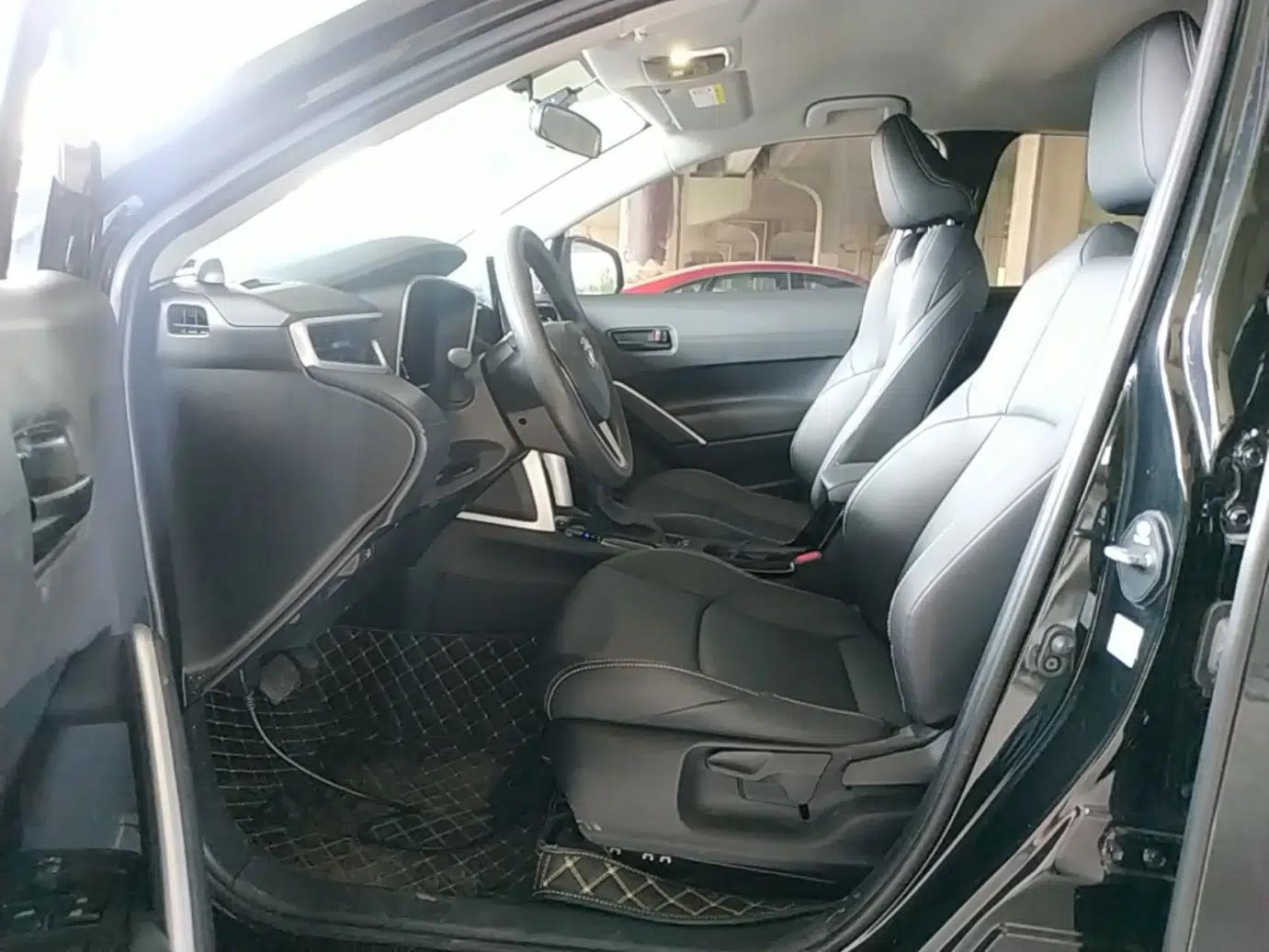 Toyota FRONTLANDER 2024 2.0L CVT Elite Plus Edition — миниатюра 17