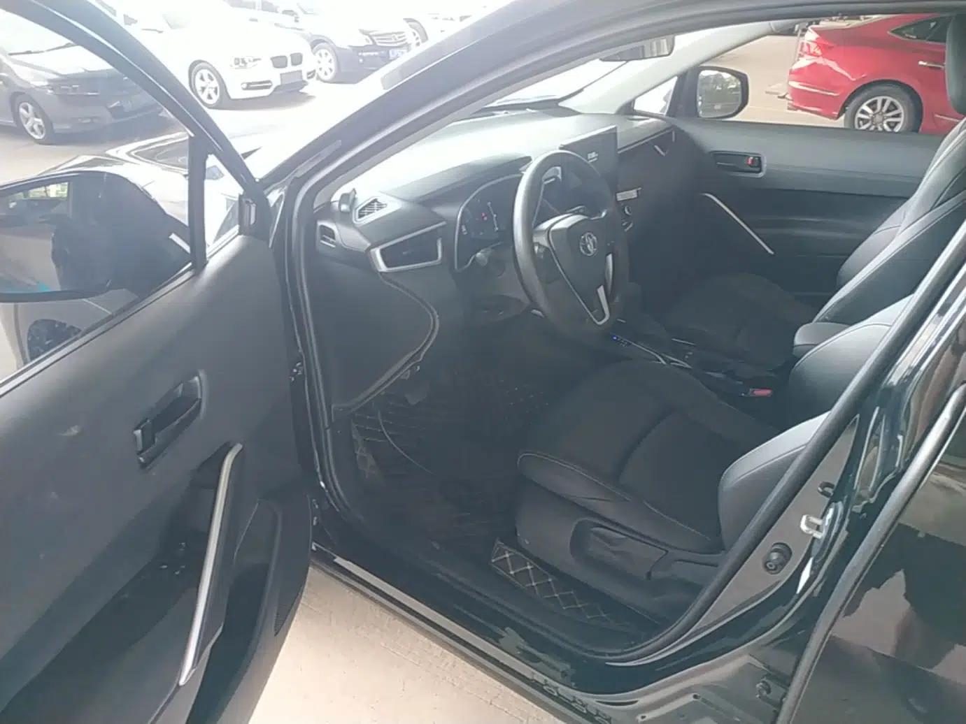 Toyota FRONTLANDER 2024 2.0L CVT Elite Plus Edition — миниатюра 18