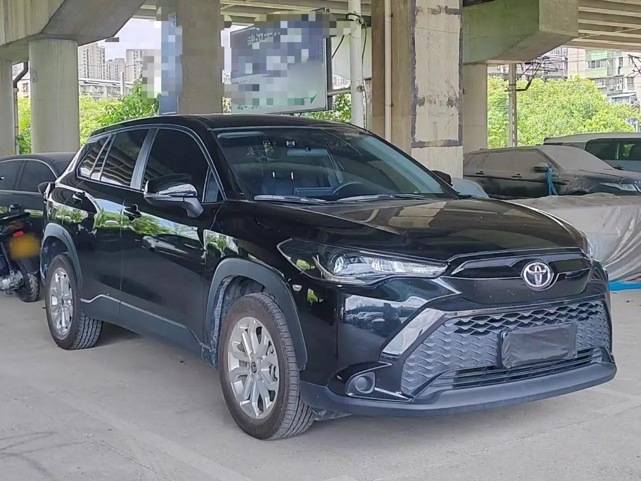 Toyota FRONTLANDER 2024 2.0L CVT Elite Plus Edition — миниатюра 3