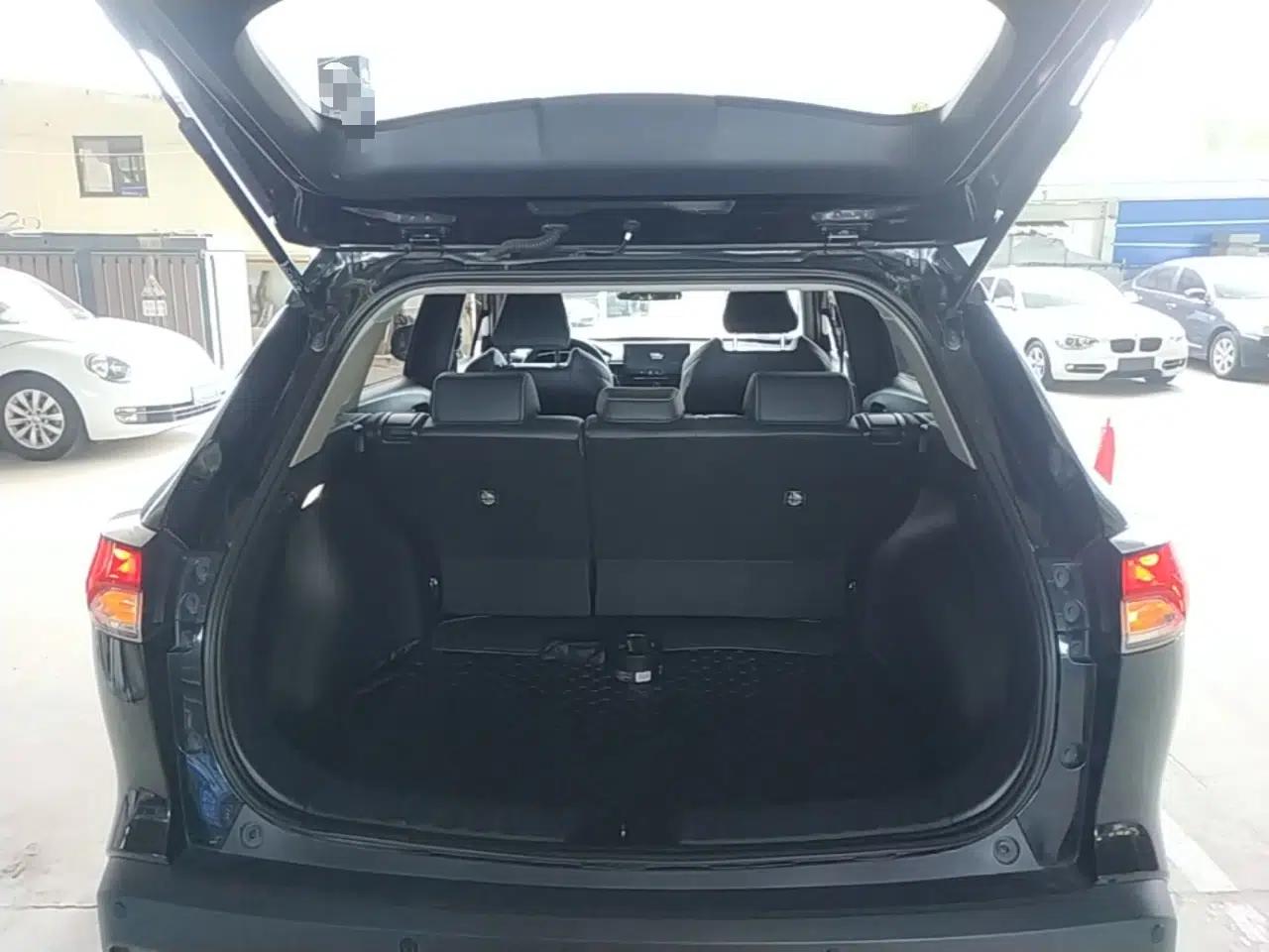 Toyota FRONTLANDER 2024 2.0L CVT Elite Plus Edition — миниатюра 22