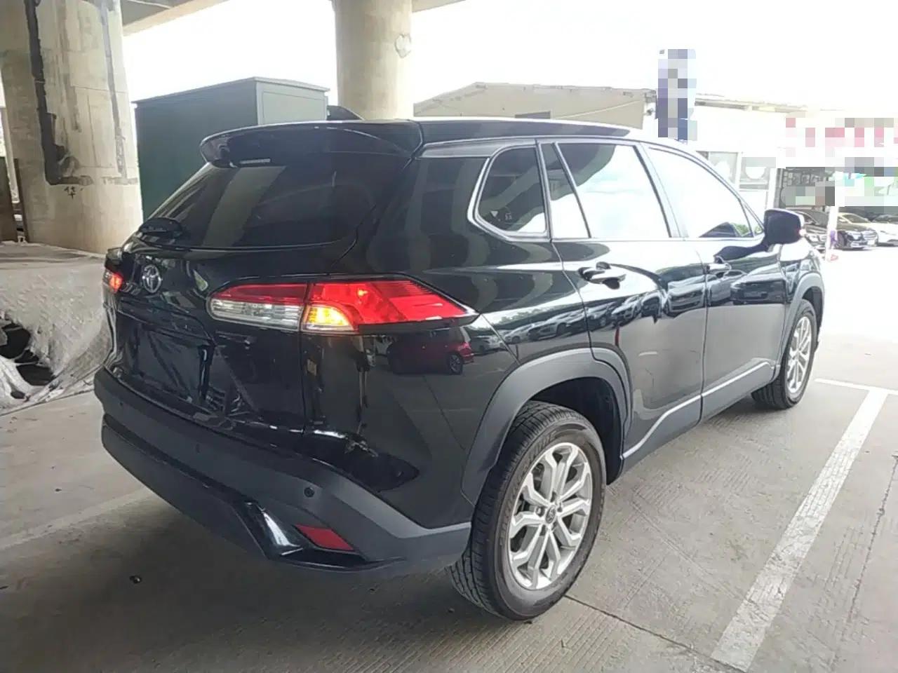 Toyota FRONTLANDER 2024 2.0L CVT Elite Plus Edition — миниатюра 6