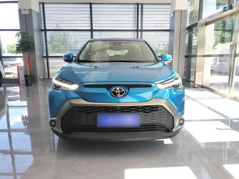 Toyota FRONTLANDER 2022 2.0L CVT Luxury PLUS Edition — миниатюра 3