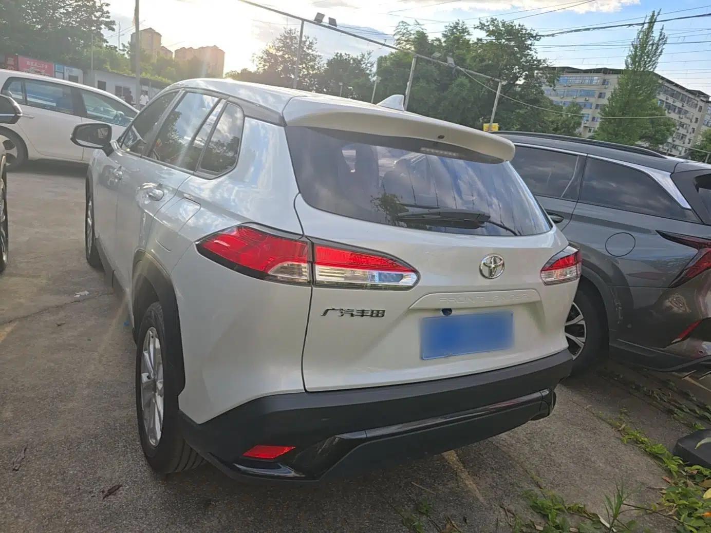 Toyota FRONTLANDER 2023 2.0L CVT Leading Edition — миниатюра 5