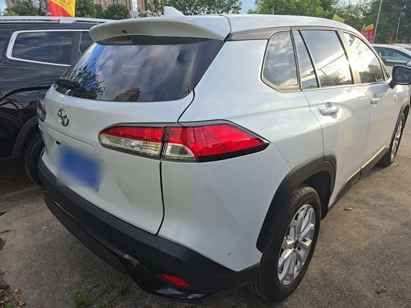 Toyota FRONTLANDER 2023 2.0L CVT Leading Edition — миниатюра 6