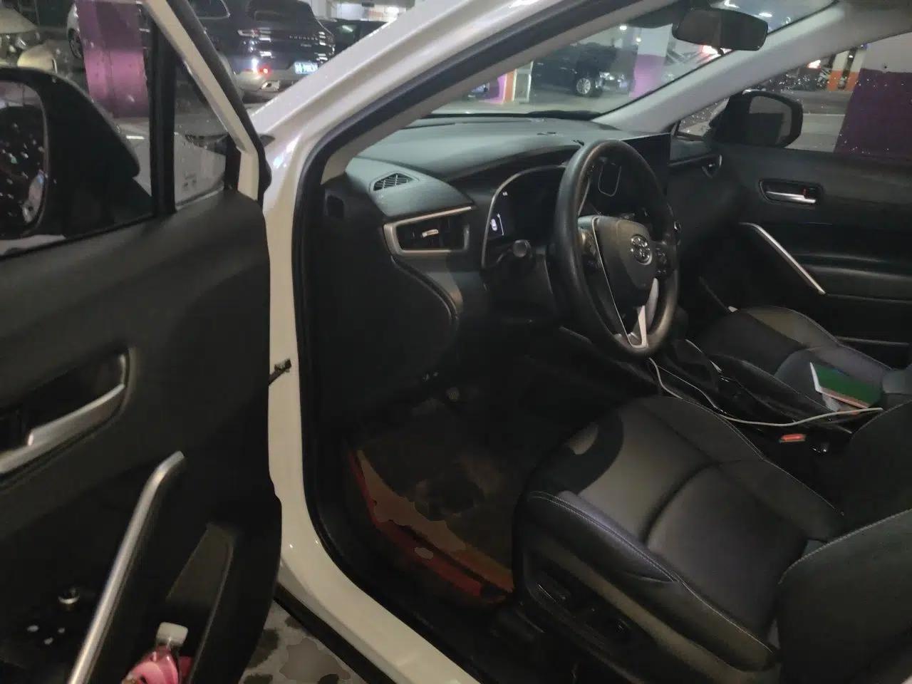 Toyota FRONTLANDER 2023 2.0L CVT Luxury Edition — миниатюра 16