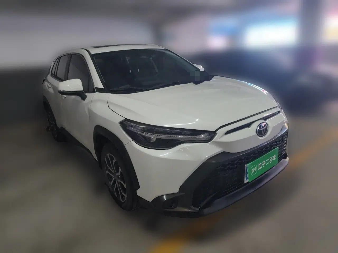 Toyota FRONTLANDER 2023 2.0L CVT Luxury Edition — миниатюра 3
