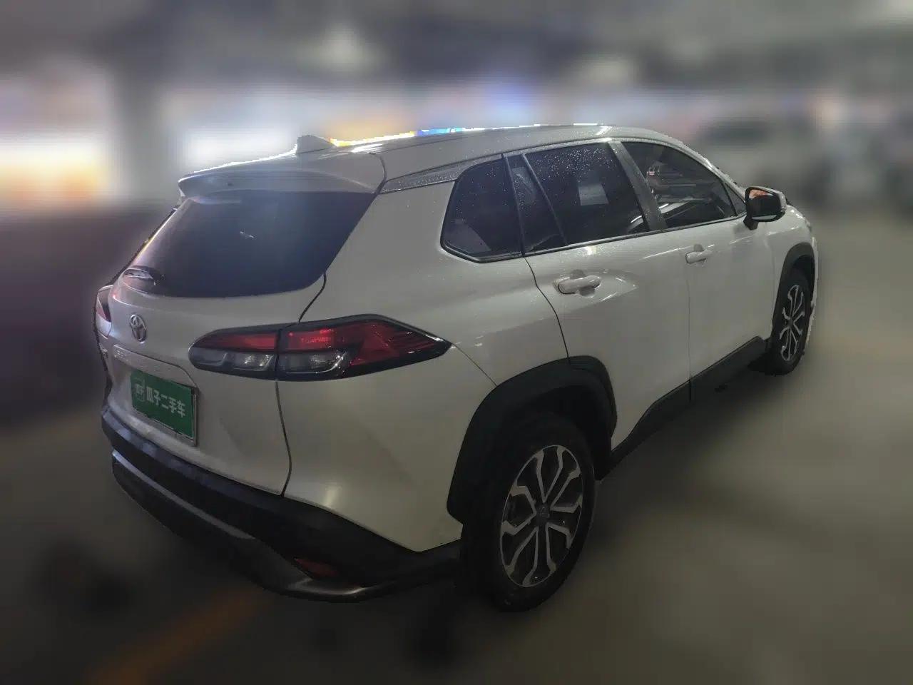 Toyota FRONTLANDER 2023 2.0L CVT Luxury Edition — миниатюра 6