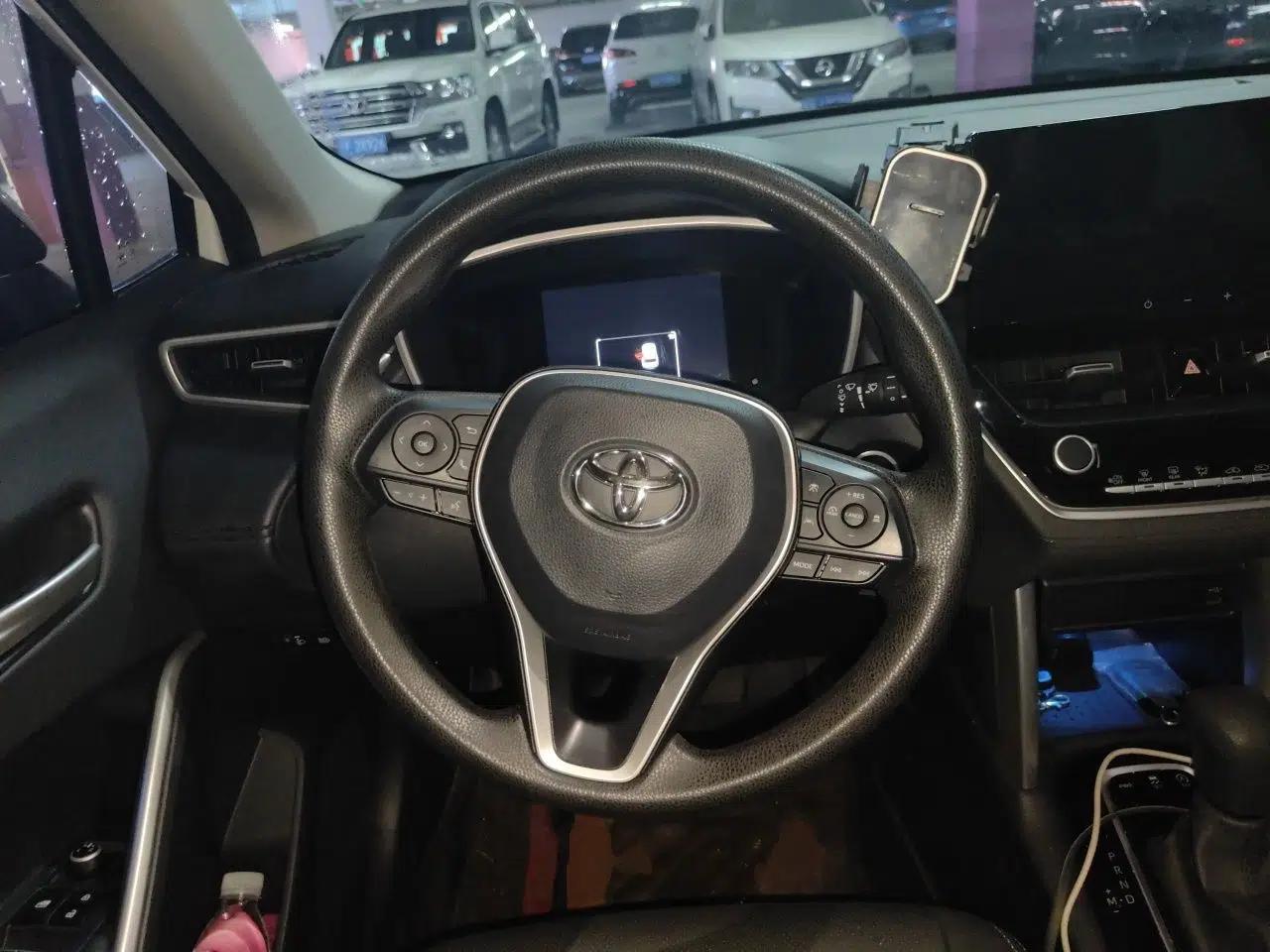 Toyota FRONTLANDER 2023 2.0L CVT Luxury Edition — миниатюра 10