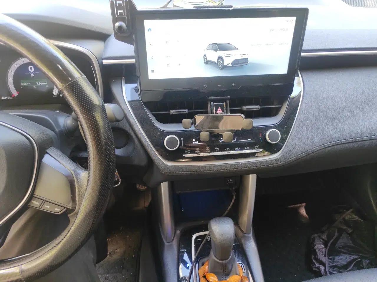 Toyota FRONTLANDER 2024 2.0L CVT Elite Plus Edition — миниатюра 13