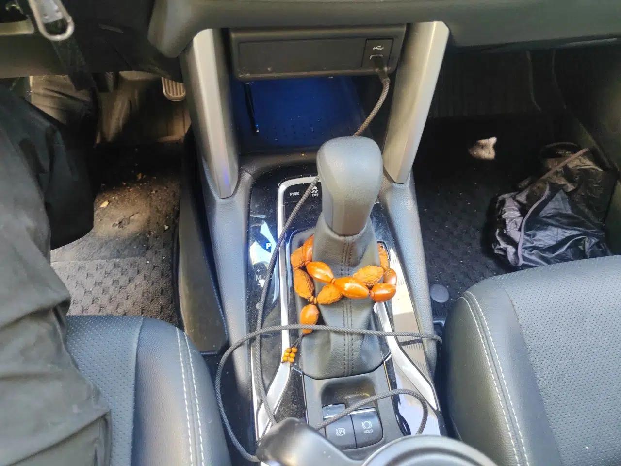 Toyota FRONTLANDER 2024 2.0L CVT Elite Plus Edition — миниатюра 14